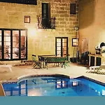 Villa Hills Sannat